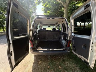 Berlingo 1.9D 5 plazas ideal trabajo o camper
