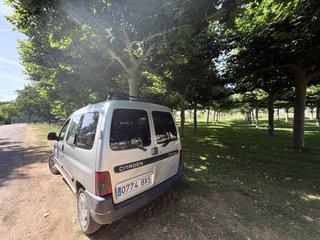 Berlingo 1.9D 5 plazas ideal trabajo o camper
