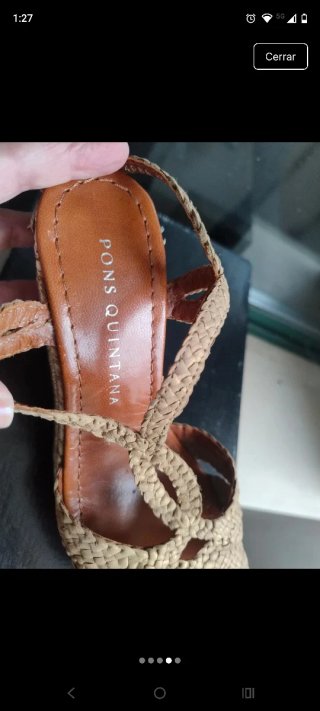 Sandalias de piel y cuña camel, firma de lujo