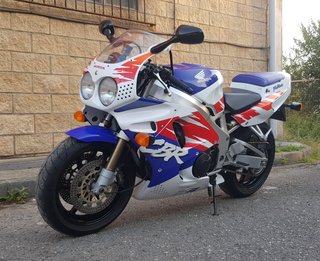 Honda CBR 900RR SC28
