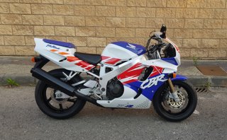 Honda CBR 900RR SC28