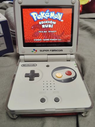 GBA SP IPS con accesorios