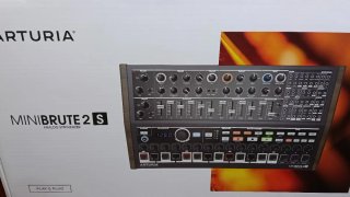 Sintetizador Analógico Arturia Minibrute 2S