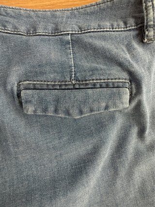 Pantalón vaquero corte estructurado