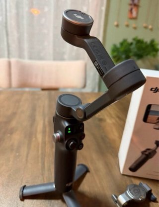 DJI Osmo Mobile 7P Gimbal para Smartphone