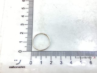 anillo oro 9k con piedra con circonita