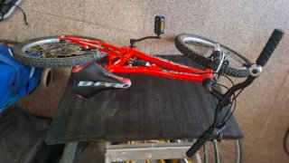 Bicicleta de Montaña Roja Attack