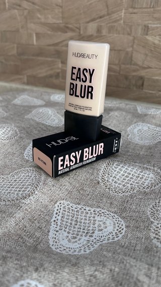 Huda Beauty Easy Blur Fondotinta Vanilla 120B