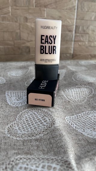 Huda Beauty Easy Blur Fondotinta Vanilla 120B