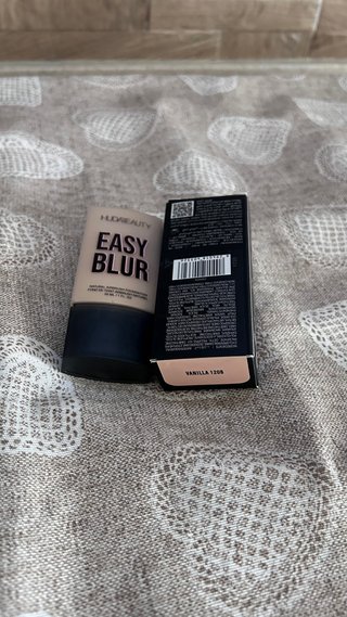 Huda Beauty Easy Blur Fondotinta Vanilla 120B