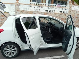 Mitsubishi Coche Blanco