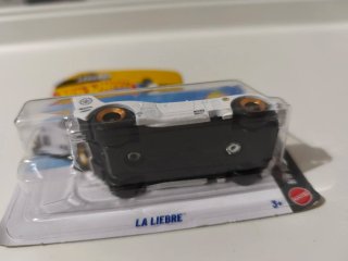 Pareja Hot Wheels La Liebre