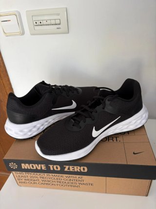 Zapatillas Nike Negras y Blancas deportivas