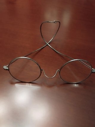 Gafas antiguas con estuche