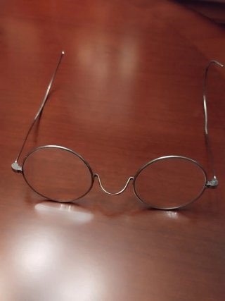 Gafas antiguas con estuche