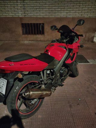 Moto Kymco Quannon 125cc Roja