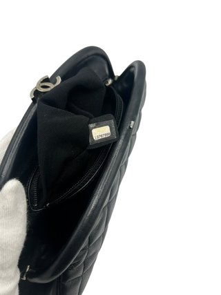 Bolso de mano Chanel Timeless Negro