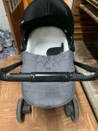 Carrito de bebé Chicco gris