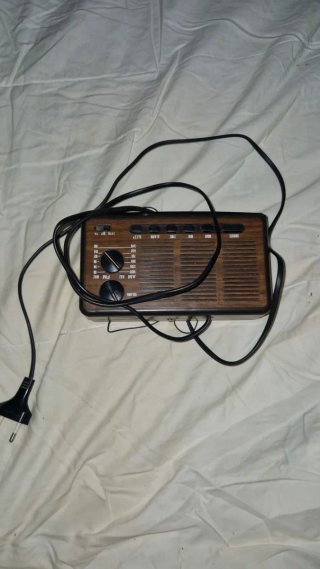 Radio Despertador Marrón