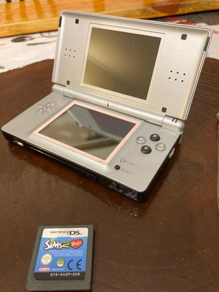 Consola Nintendo DS + Juego Sims 2 Mascotas