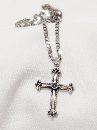 Collar y Colgante Cruz Oro 18k Plata Zafiro Rubís