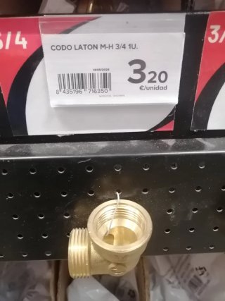Codo latón fontanería