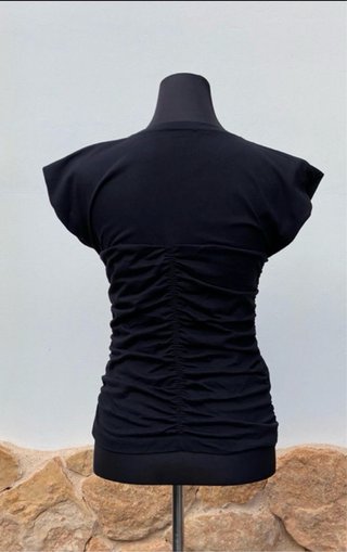 Camiseta Mango Negra Fruncida