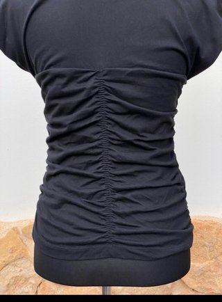 Camiseta Mango Negra Fruncida