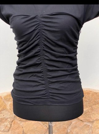 Camiseta Mango Negra Fruncida