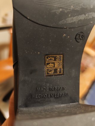 Botas altas de cuero negro