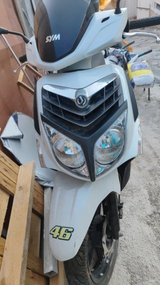 Moto SYM HD200 casi nueva