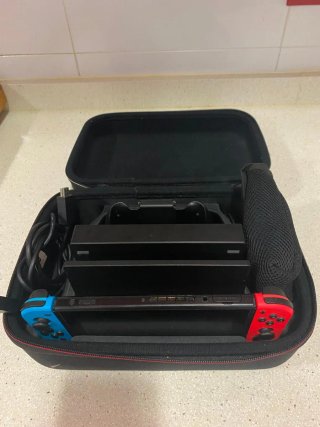 Nintendo Switch Azul y Rojo