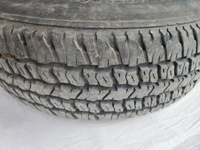 Llanta Radial RF05 215/75R15 Aurora