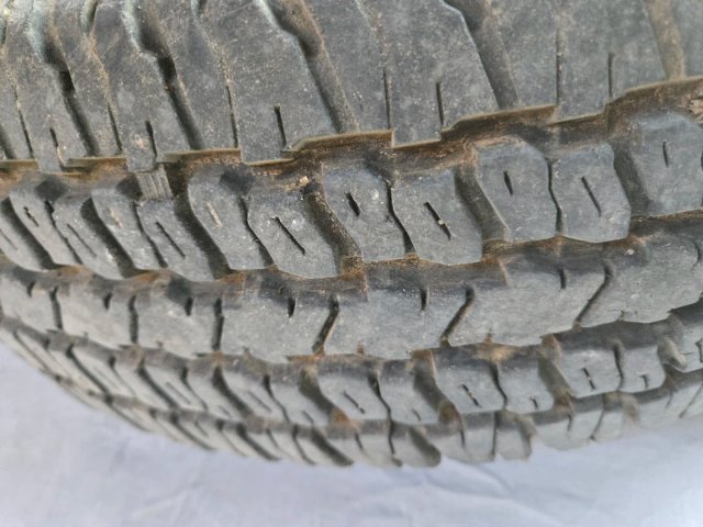 Llanta Radial RF05 215/75R15 Aurora