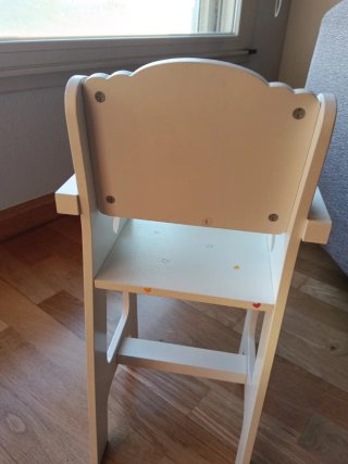 Trona de madera para muñeca