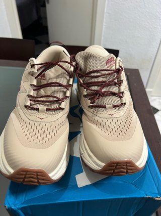 Hoka Beige/Rojo