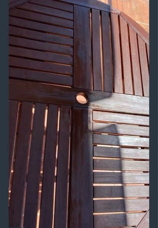 Tavolo rotondo in legno per esterni