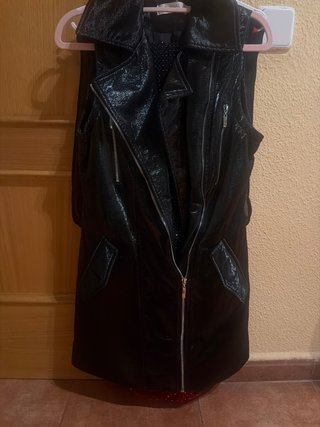 Vestido negro efecto piel