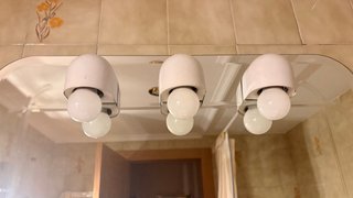 Mueble de baño lavabo y espejo para 25 de septiemb