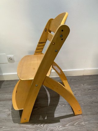 Trona de madera regulable