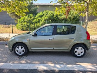 Dacia Sandero 2009