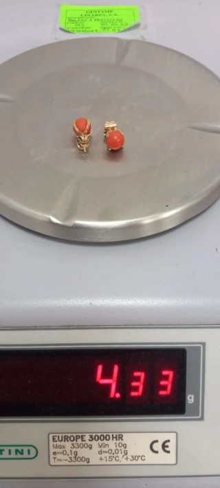 Pendientes oro 750 y coral rojo