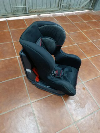Silla de coche Ferrari No tiene isofix