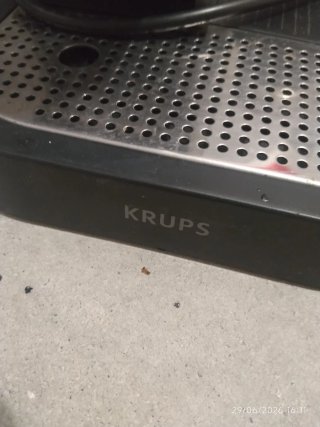 Cafetera Nespresso Krups con espumador