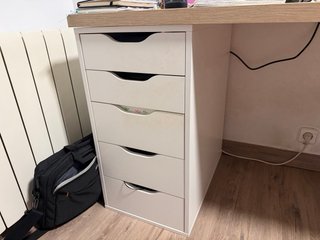 Escritorio IKEA madera y blanco