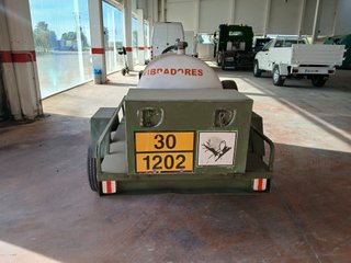Remolque con depósito gasoil 450L
