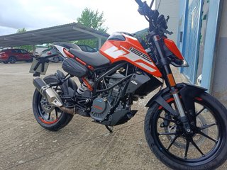 KTM 125 Duke Naranja/Negra
