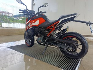 KTM 125 Duke Naranja/Negra