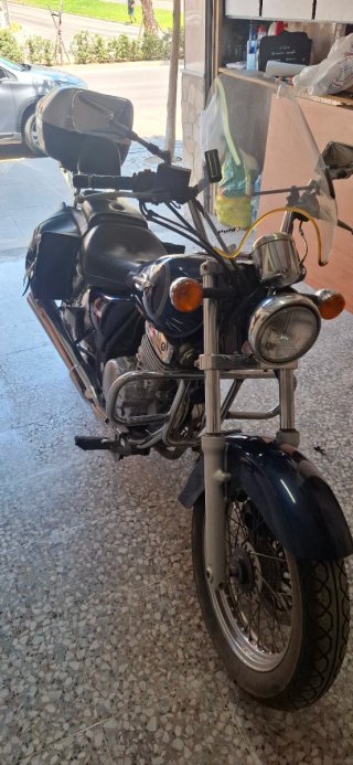 Suzuki Marauder 250 2024 Negra
