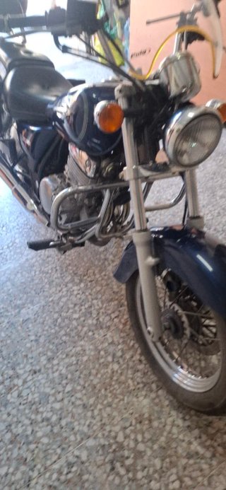 Suzuki Marauder 250 2024 Negra